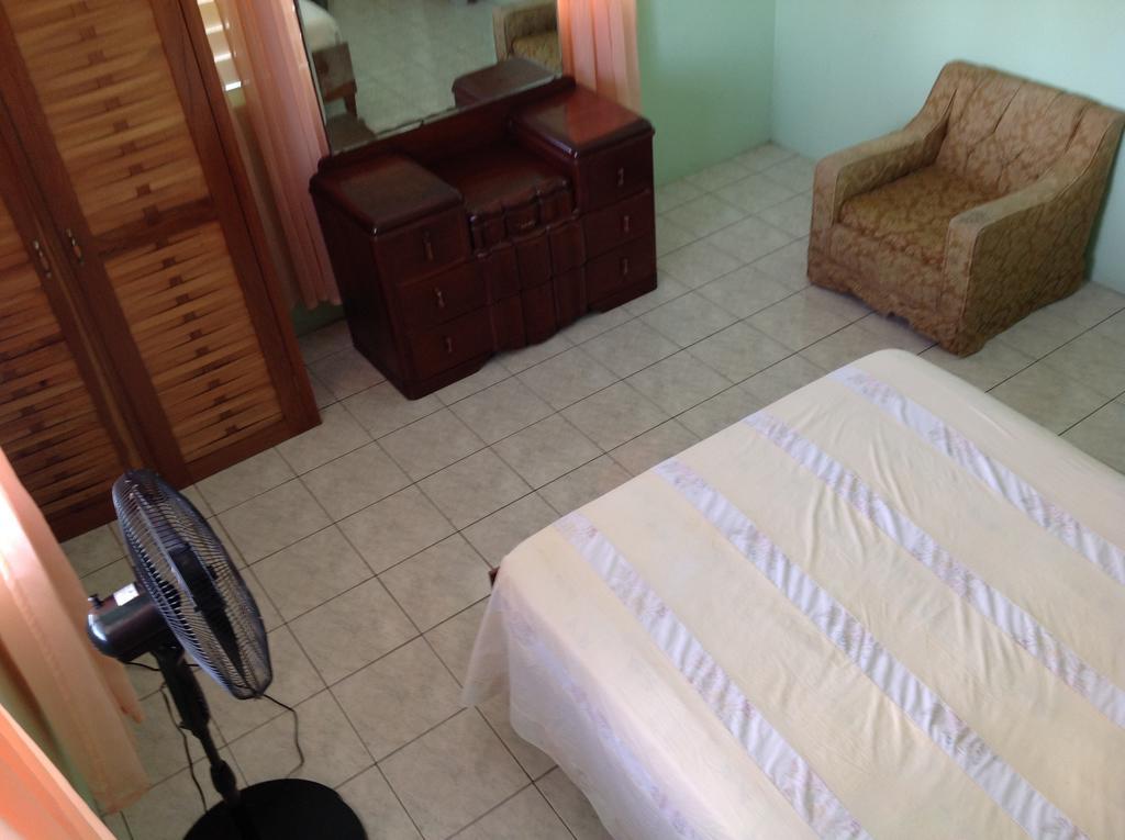 Chillax On Our Farm Guest House Ocho Rios Ngoại thất bức ảnh