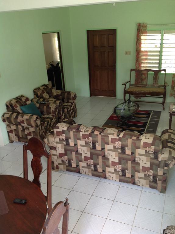 Chillax On Our Farm Guest House Ocho Rios Ngoại thất bức ảnh