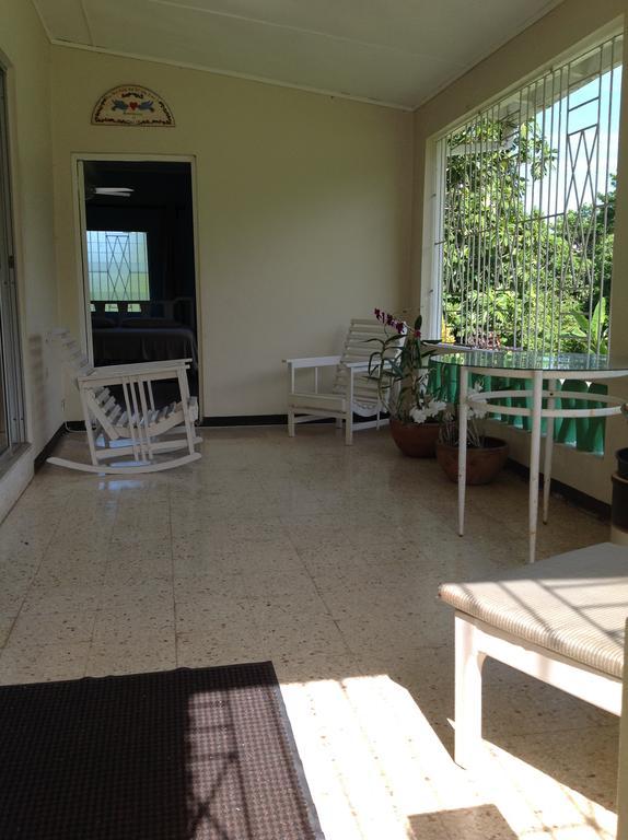 Chillax On Our Farm Guest House Ocho Rios Ngoại thất bức ảnh